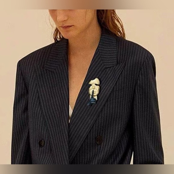 Abstract Art Black & Gold Mask Enamel Lapel Silence is Gold Thinker Brooch - Picture 4 of 4